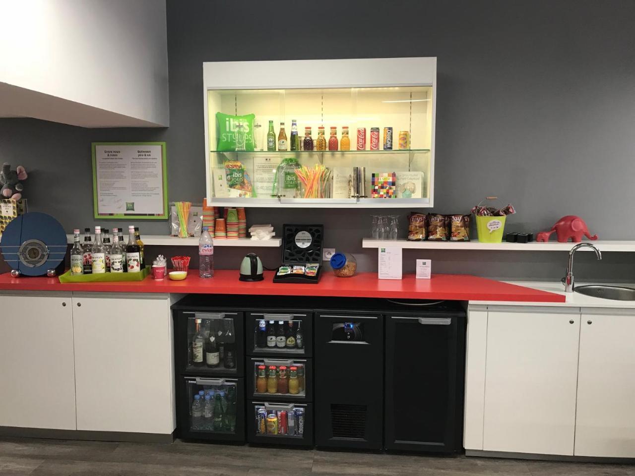 Ibis Styles Chambery Centre Gare Hotell Exteriör bild